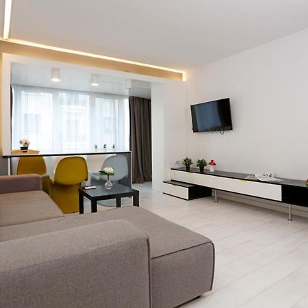 Platinum Apartment With 2 Bedrooms Bucharest Exterior photo