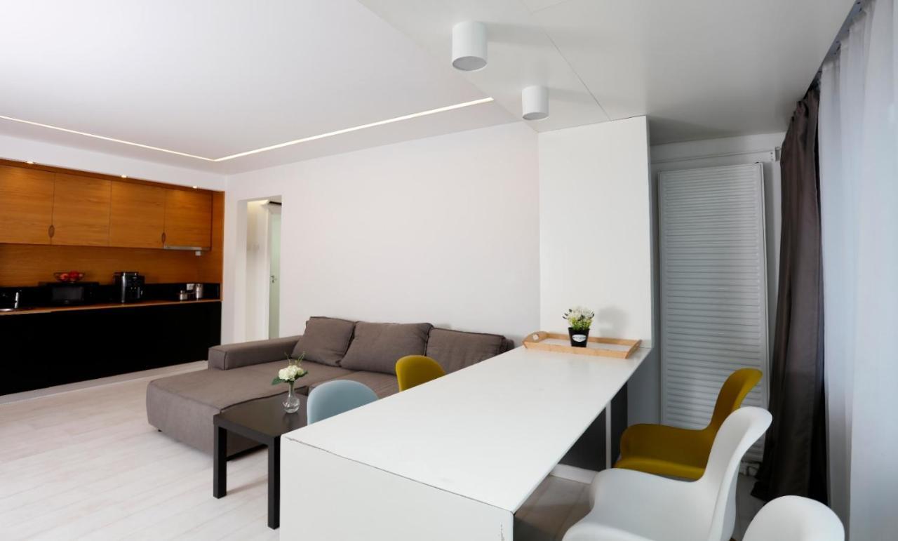 Platinum Apartment With 2 Bedrooms Bucharest Exterior photo