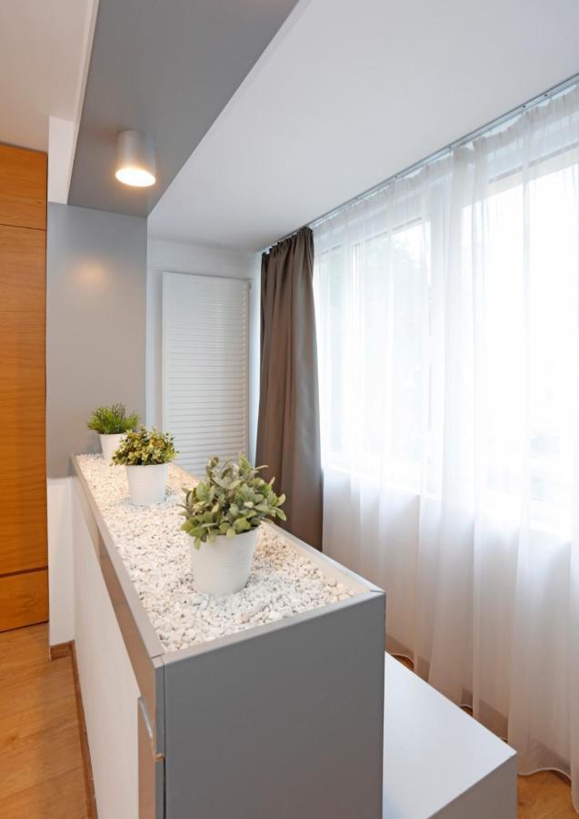 Platinum Apartment With 2 Bedrooms Bucharest Exterior photo